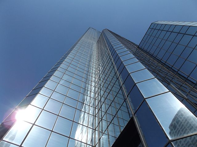 glass windowed sky scraper building